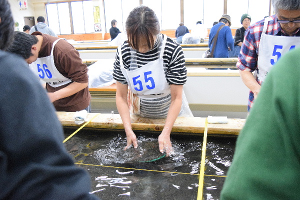 第11回砂金採り大会が開催されました！ | ブログ | 西伊豆